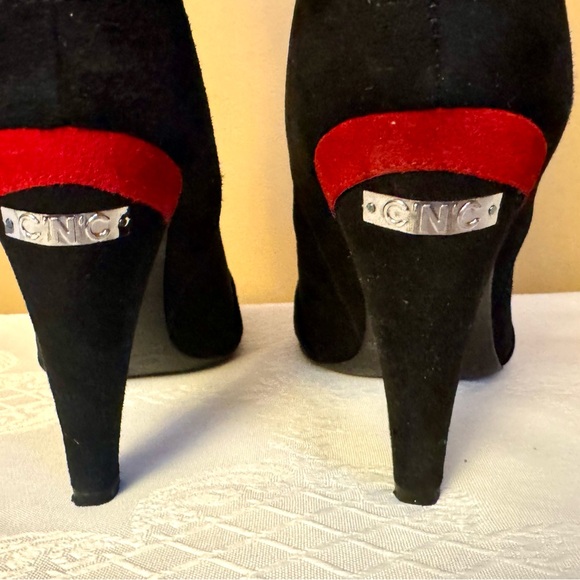 Costume National CNC Black High Heel Suede Booties - size 40, US 9.5 - Picture 10 of 17